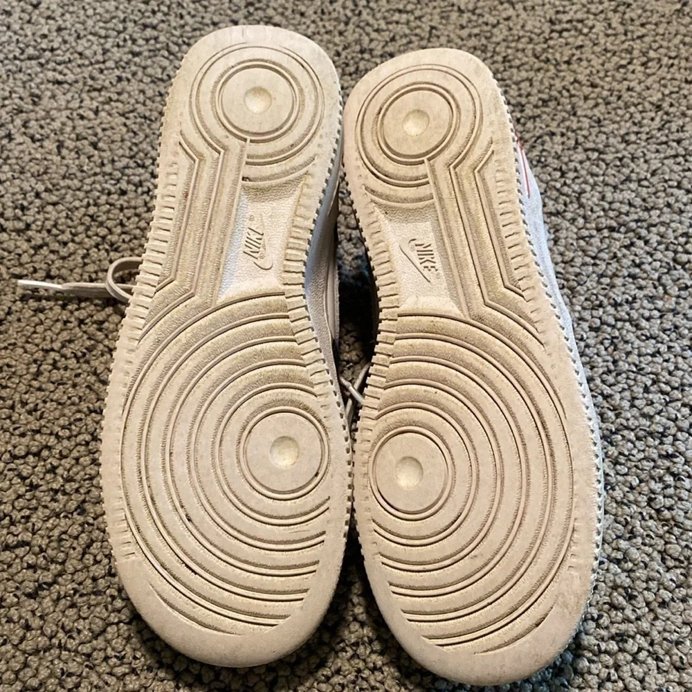 Nike Air Force 1 Sneakers Size 4Y in EUC